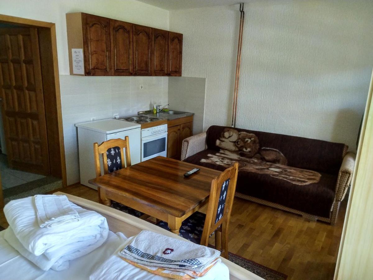 Apartments And Rooms Vicko Brzeće Extérieur photo