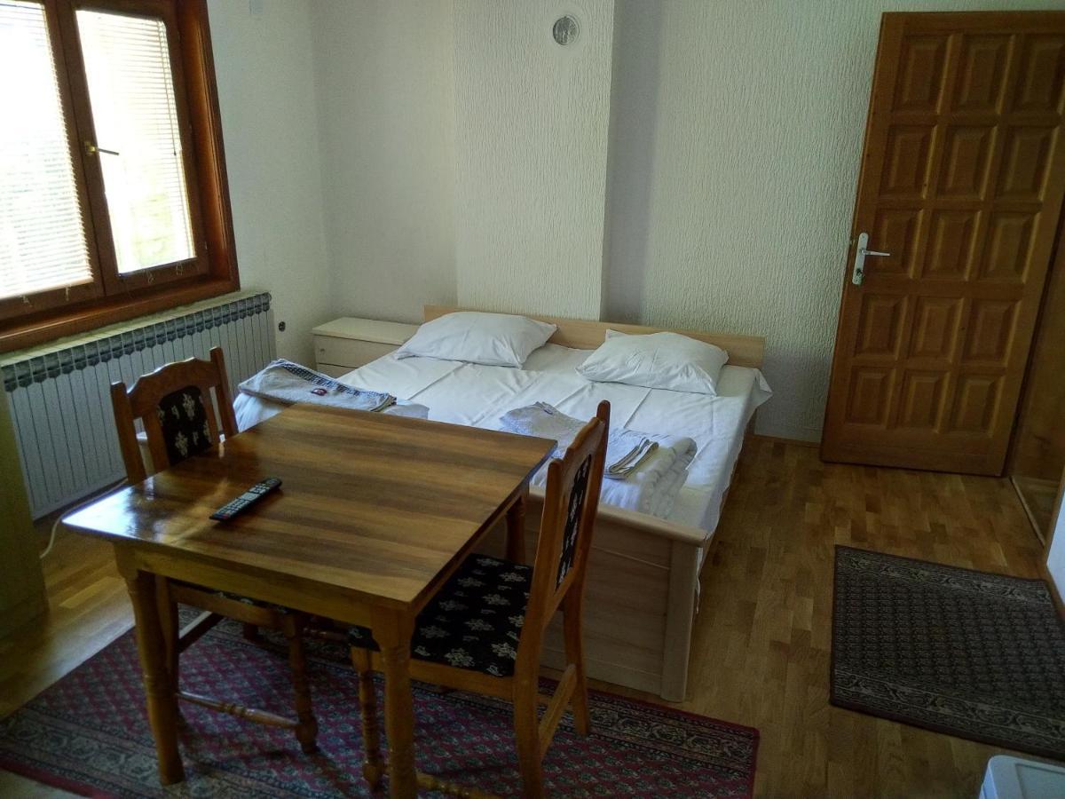 Apartments And Rooms Vicko Brzeće Extérieur photo