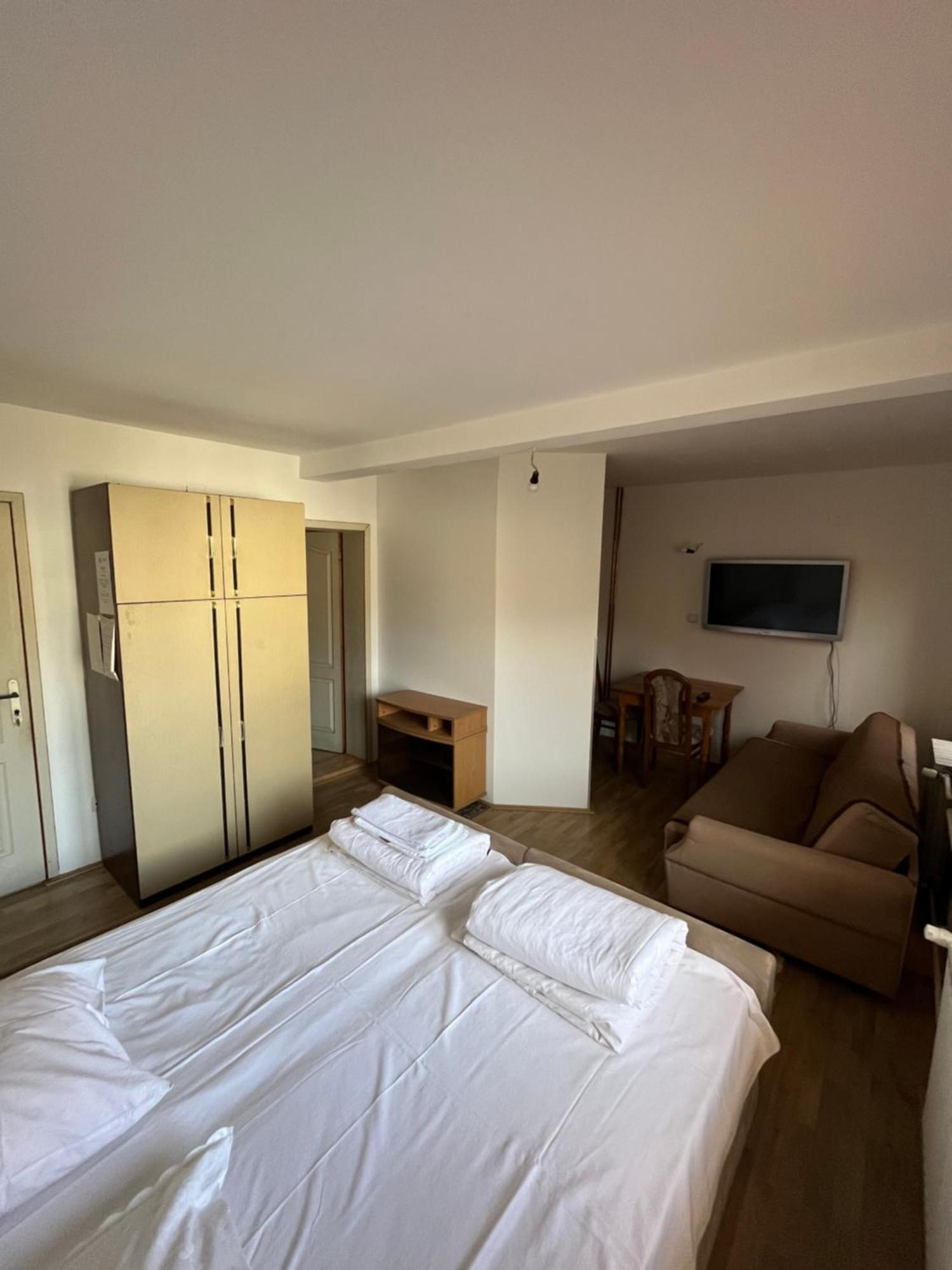Apartments And Rooms Vicko Brzeće Extérieur photo
