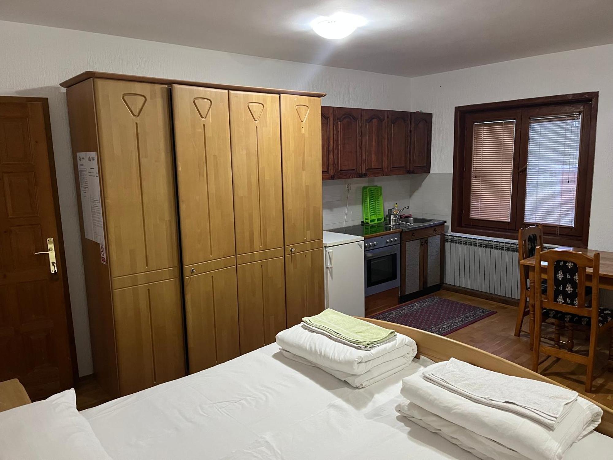 Apartments And Rooms Vicko Brzeće Extérieur photo