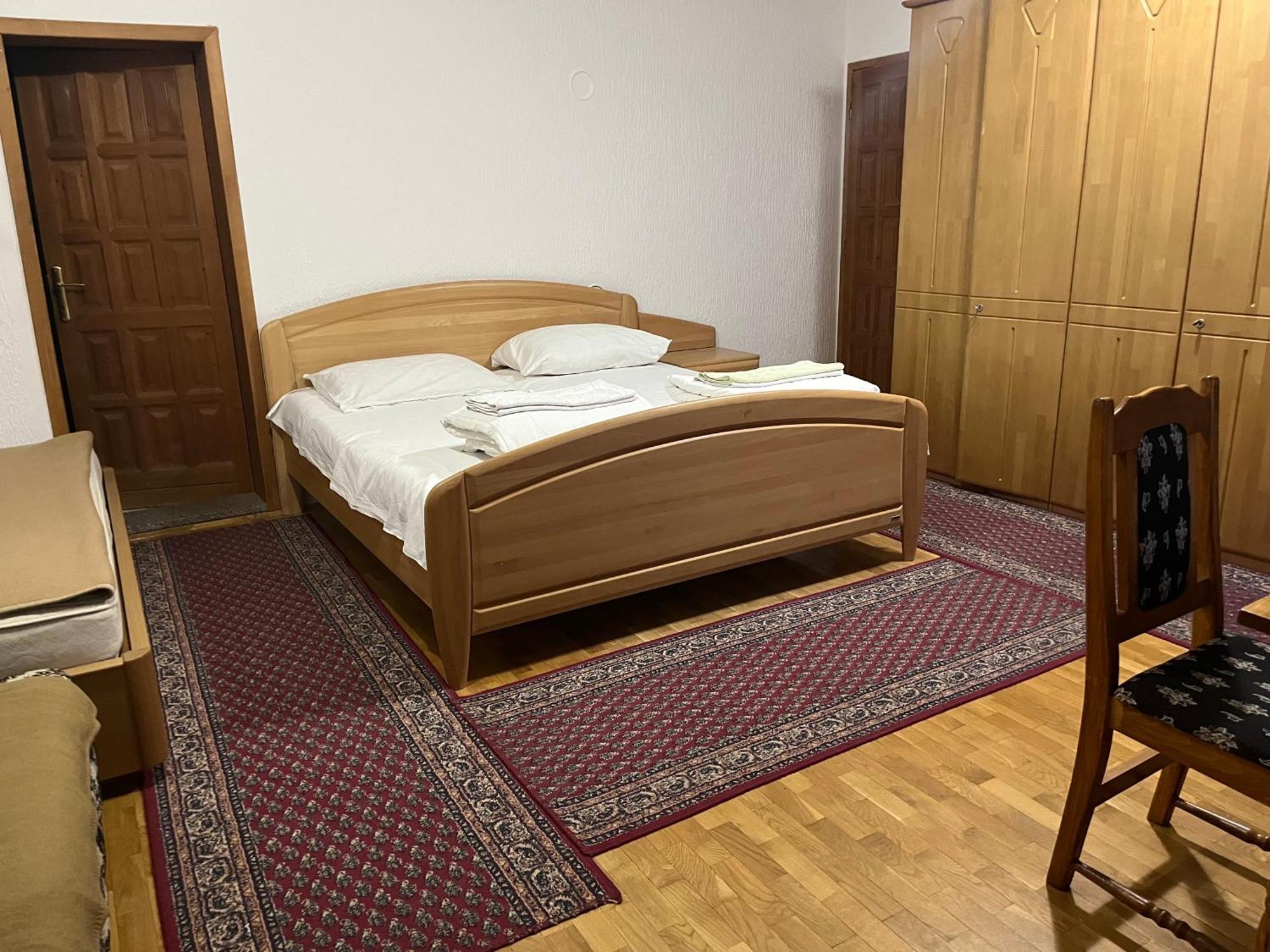 Apartments And Rooms Vicko Brzeće Extérieur photo
